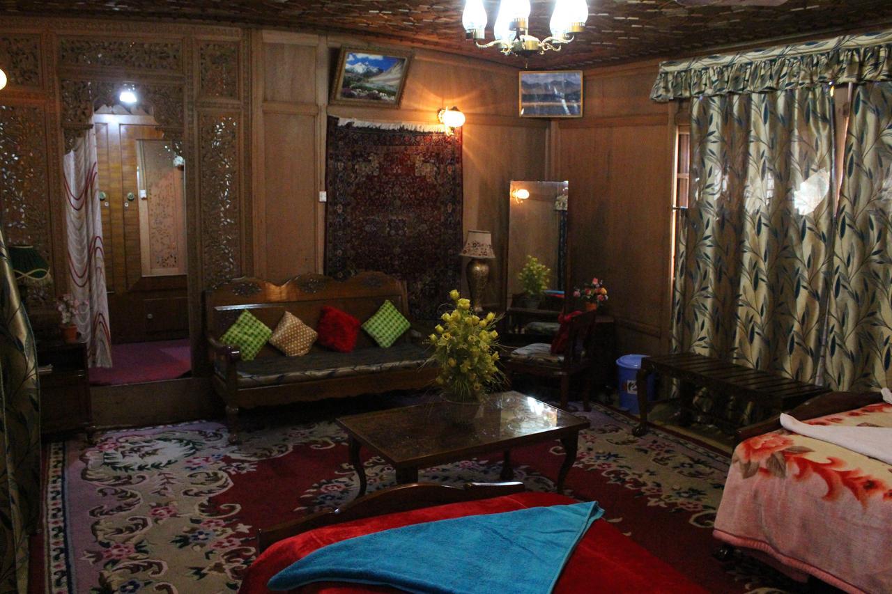 Chicago Group Of Houseboats 호텔 Srīnagar 외부 사진