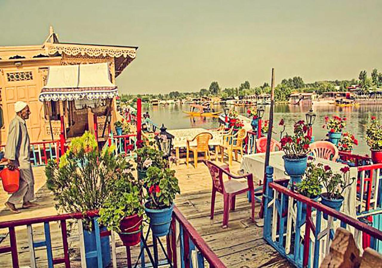 Chicago Group Of Houseboats 호텔 Srīnagar 외부 사진